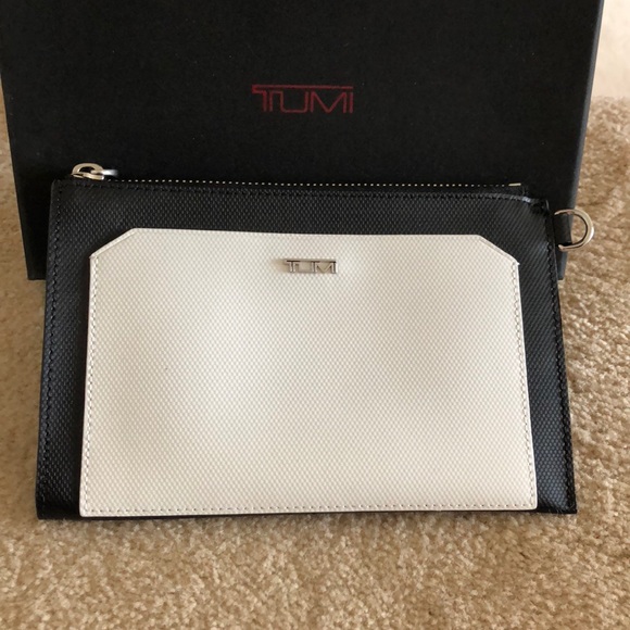 tumi document bag